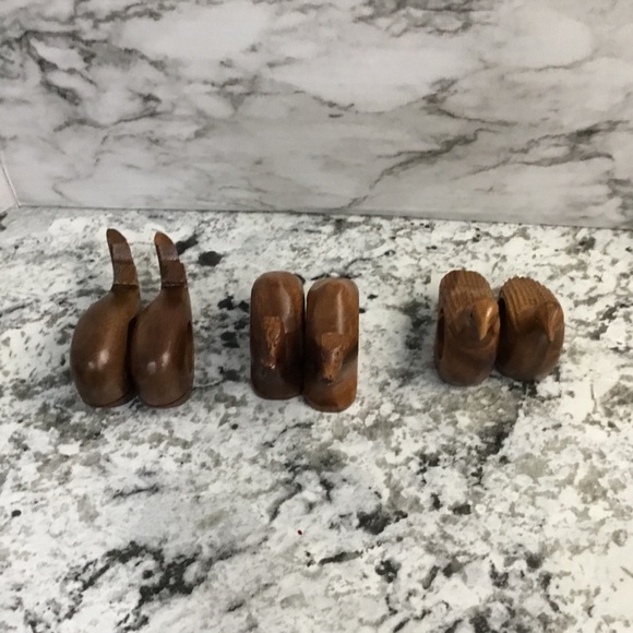 Set Of 6 Hand Craved Animal Napkin Rings - Picture 2 of 12